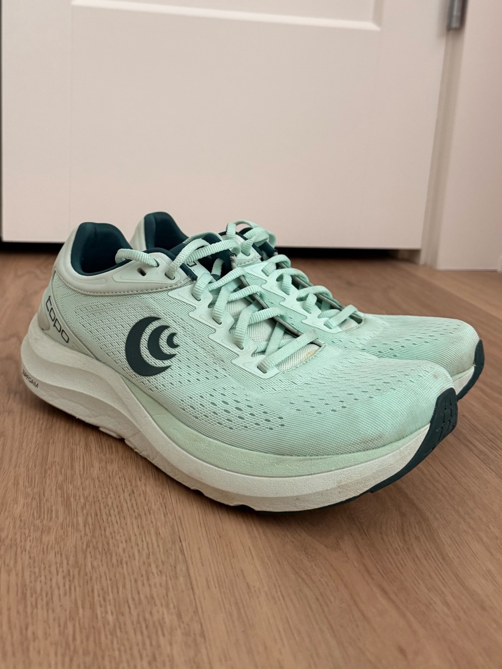 Topo Phantom 3 women’s 9 in Mint/Emerald